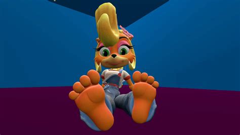 coco bandicoot feet